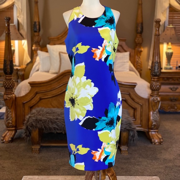 Vince Camuto Dresses & Skirts - Vince Camuto Floral Scuba Sheath Dress Size 8